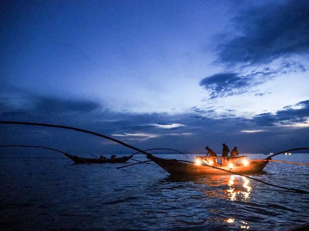 Night-fishing-on-lake-kivu-1